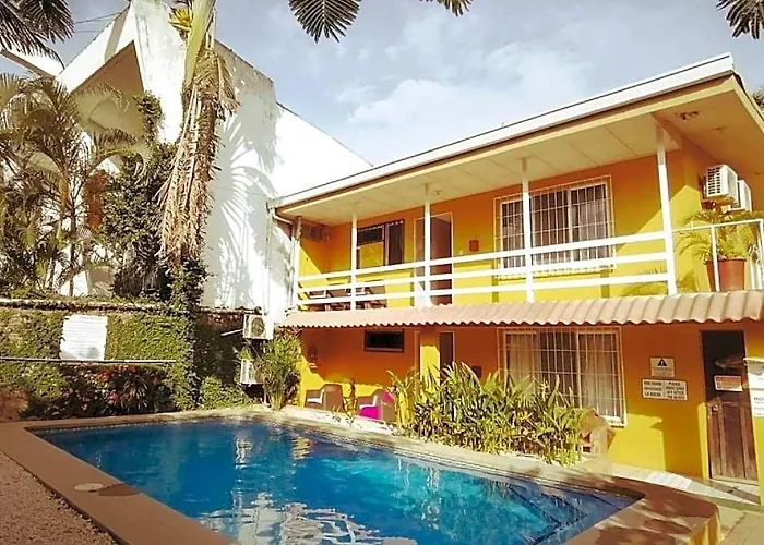 Lauras House 2*