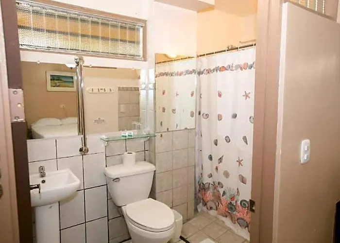 Lauras House 2*